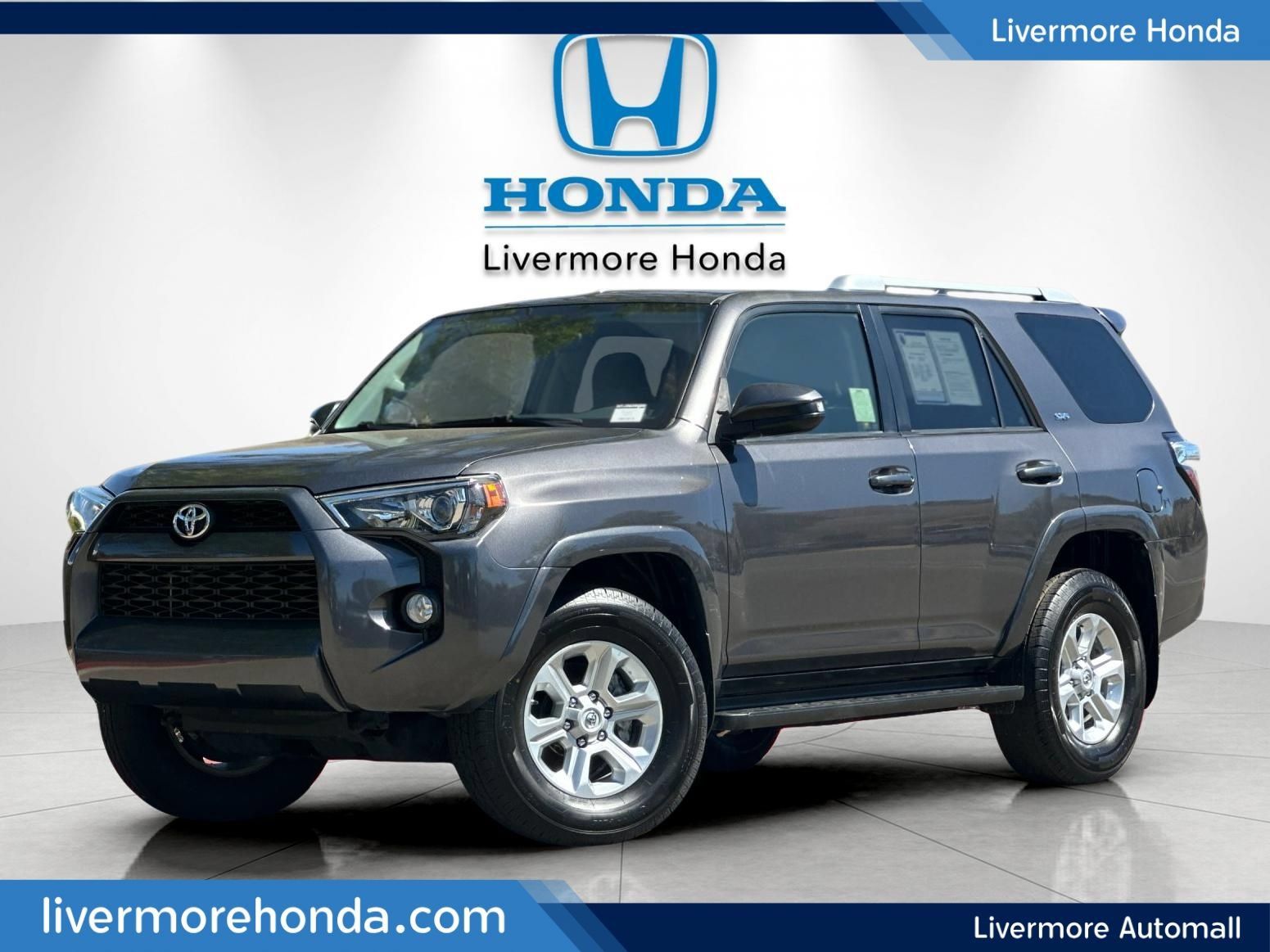 Used 2018 Toyota 4Runner SR5 AWD/4WD image 1