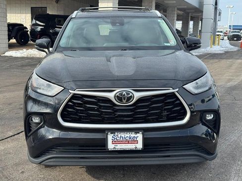 Used 2023 Toyota Highlander XLE image 9