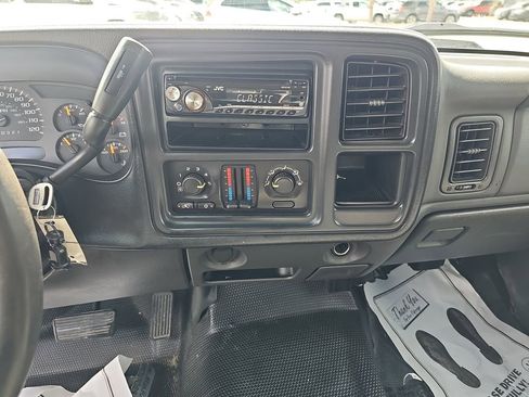 Used 2007 Chevrolet Silverado 1500 W/T RWD image 25