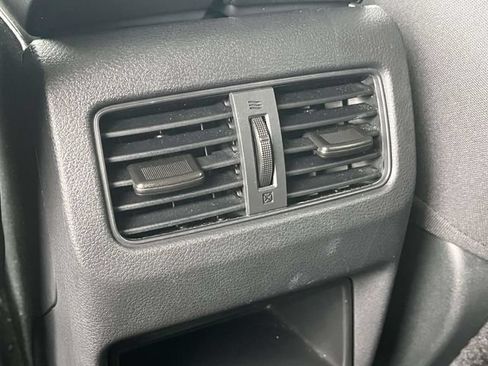 Used 2023 Nissan Rogue S AWD/4WD image 19