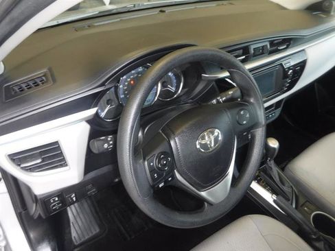 Used 2014 Toyota Corolla LE image 27