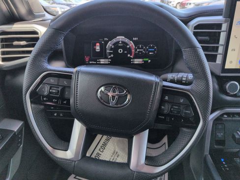 Used 2025 Toyota Sequoia Platinum AWD/4WD image 14