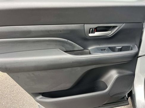 Used 2025 Toyota Grand Highlander FWD image 20