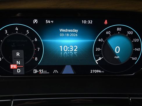 Used 2025 Volkswagen Atlas SE image 27