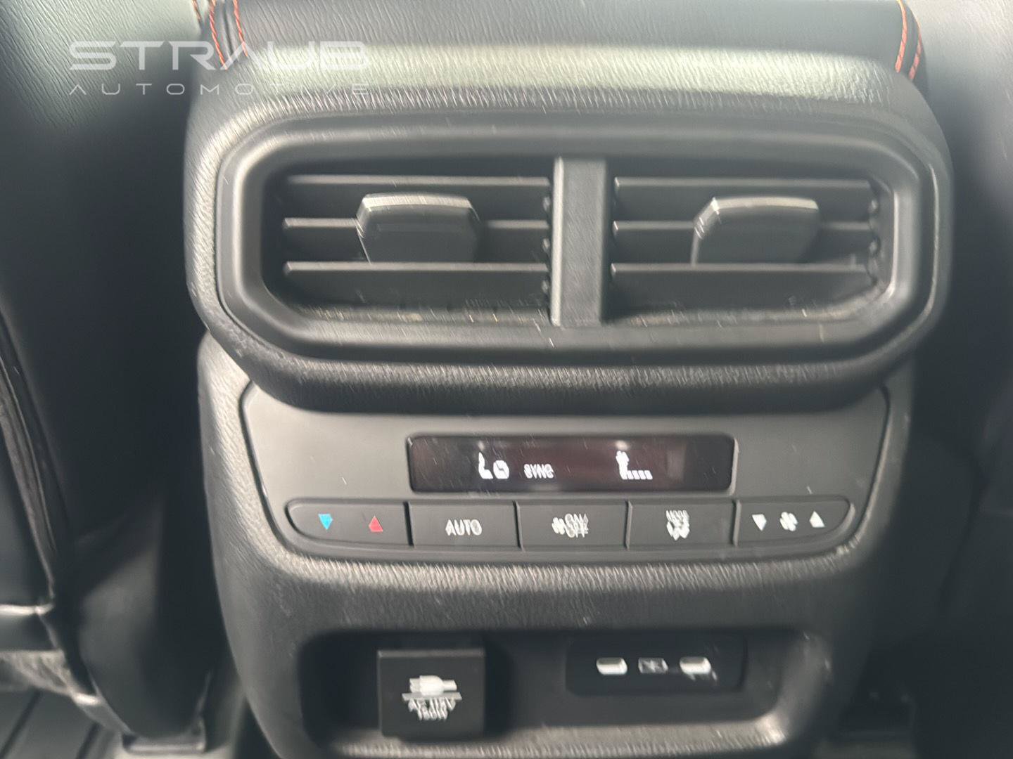 Used 2024 Honda Pilot TrailSport image 27
