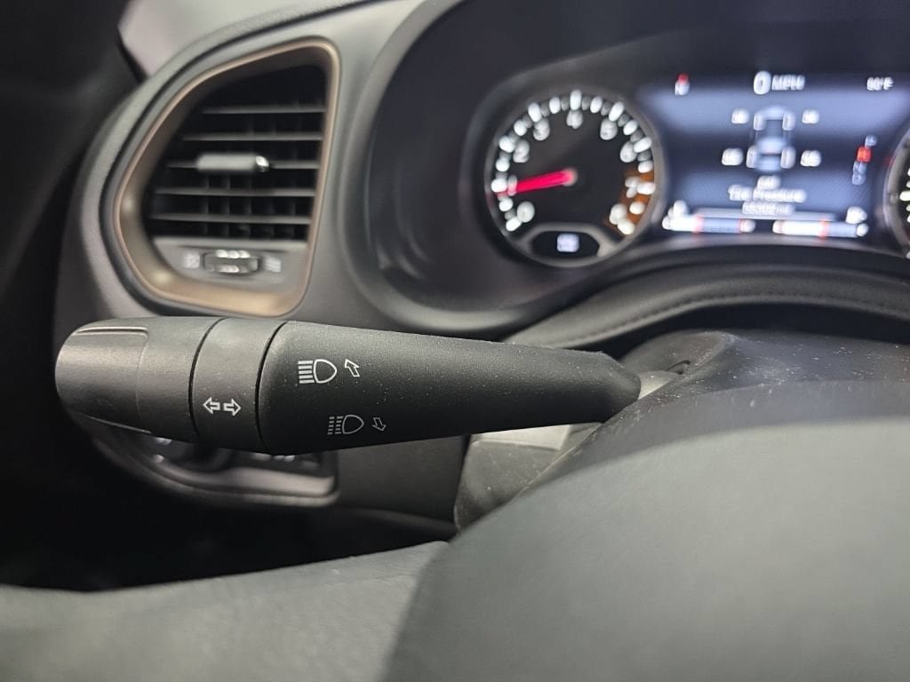 Used 2023 Jeep Renegade Latitude AWD/4WD image 30
