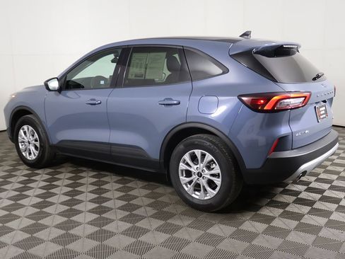 Used 2025 Ford Escape Active AWD/4WD image 11