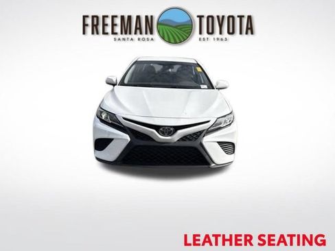 Used 2019 Toyota Camry SE FWD image 3