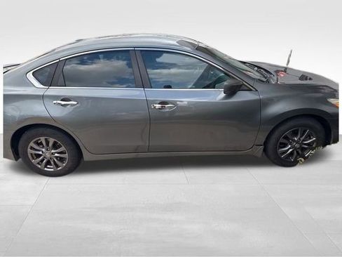 Used 2015 Nissan Altima 2.5 S w/ Special Edition Package image 6