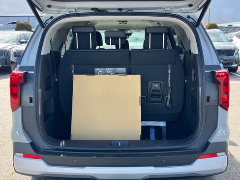 New 2026 Kia Carnival EX FWD image 8