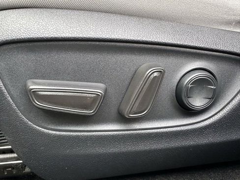 Used 2020 Toyota RAV4 XLE image 19