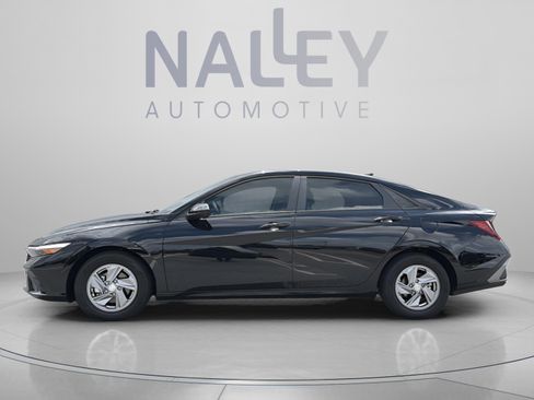 Certified 2026 Hyundai Elantra SE w/ Cargo Package FWD image 2