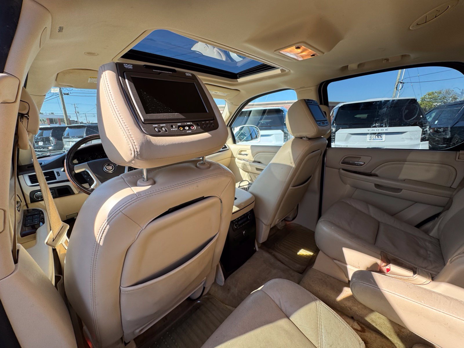 Used 2007 Cadillac Escalade AWD w/ Climate Package image 26
