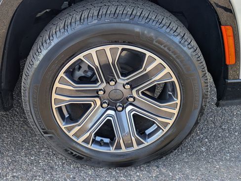 Used 2022 Jeep Wagoneer Series III w/ Convenience Group I image 10