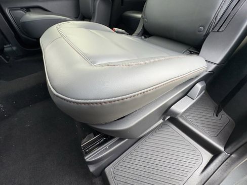 New 2026 Ford Explorer Active w/ Active Comfort Package image 29