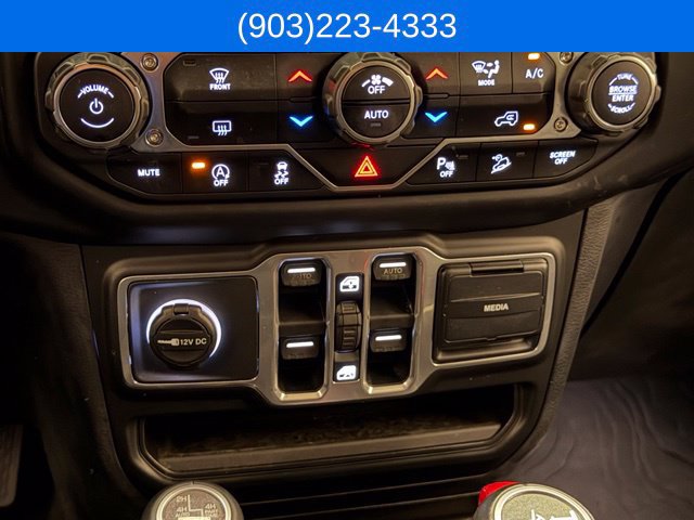 Used 2018 Jeep Wrangler Unlimited Sahara AWD/4WD image 32