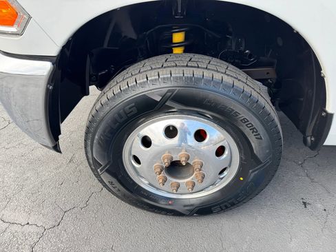 Used 2012 RAM 3500 SLT image 12