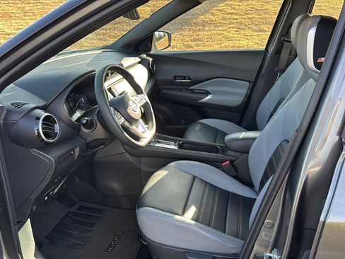 Used 2024 Nissan Kicks SR w/ SR Premium Package image 8