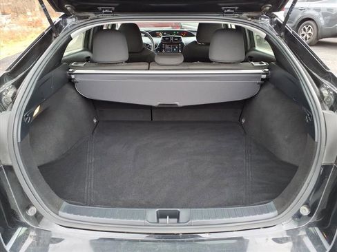 Used 2020 Toyota Prius L Eco image 11