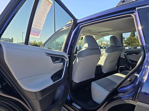Used 2025 Toyota RAV4 XLE Premium image 16