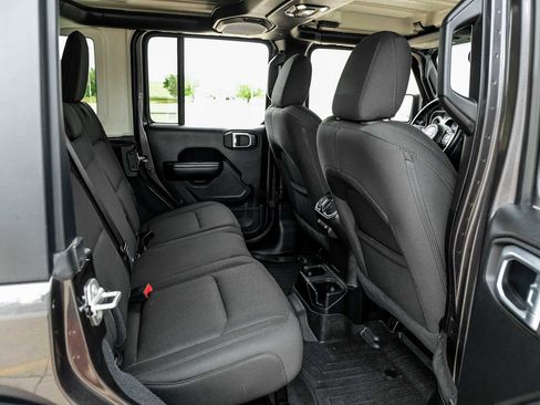 Used 2020 Jeep Wrangler Unlimited Sport S image 39