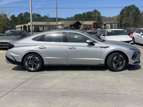 New 2026 Hyundai Sonata SEL FWD image 2