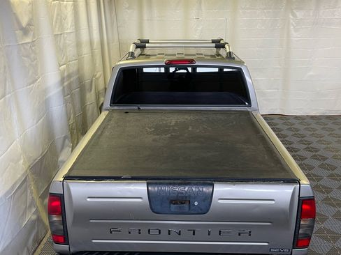 Used 2001 Nissan Frontier SE image 7