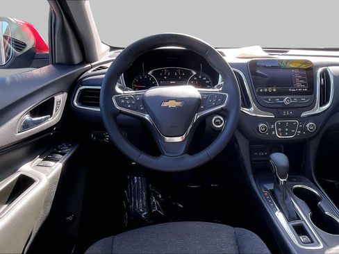 Used 2024 Chevrolet Equinox LT FWD image 6