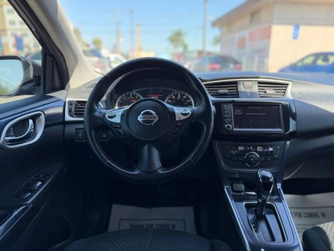 Used 2019 Nissan Sentra SR w/ Exterior Package FWD image 29