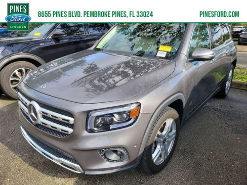 Used 2023 Mercedes-Benz GLB 250 image 1
