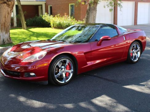 Used 2010 Chevrolet Corvette w/1LT w/ Roof Package image 36