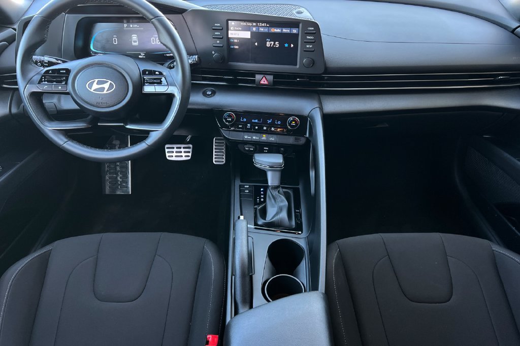 Used 2026 Hyundai Elantra Sport FWD image 16