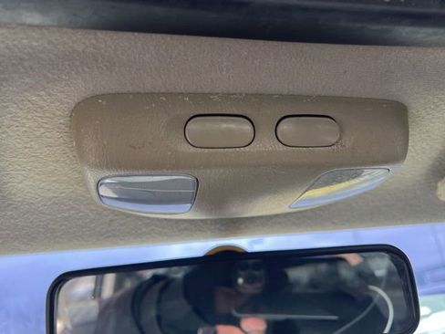 Used 2001 Nissan Frontier SE image 19