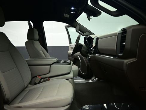 Used 2024 Chevrolet Silverado 1500 LT image 24