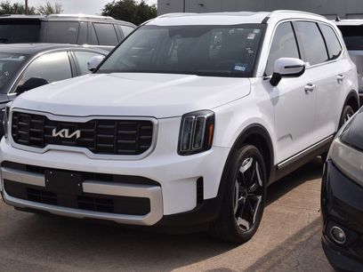 Used 2024 Kia Telluride S w/ S Sunroof Package