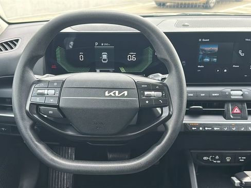 Used 2025 Kia K4 LXS image 22
