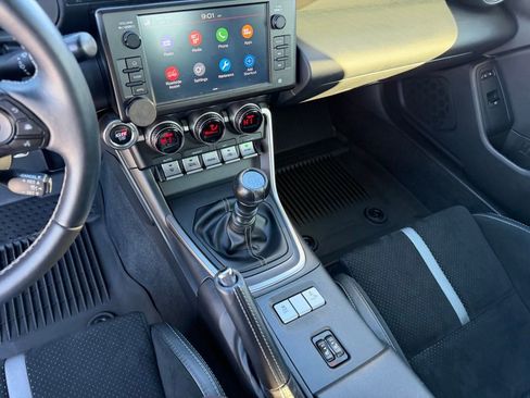 Used 2025 Toyota GR86 Premium w/ ALL Weather Mat Package (TMS) image 13