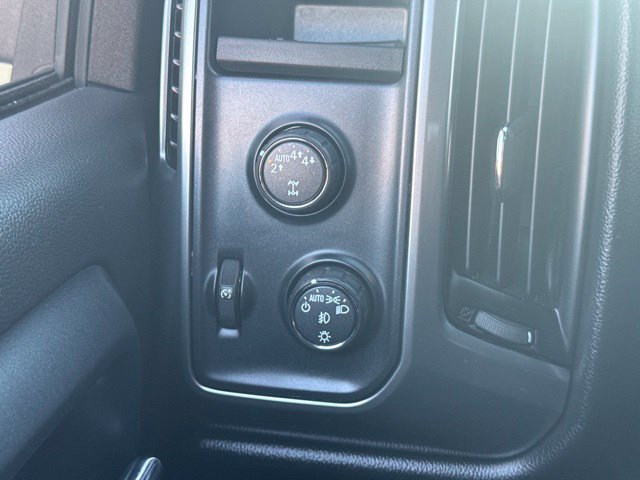Used 2018 Chevrolet Silverado 1500 LT w/ All Star Edition AWD/4WD image 17