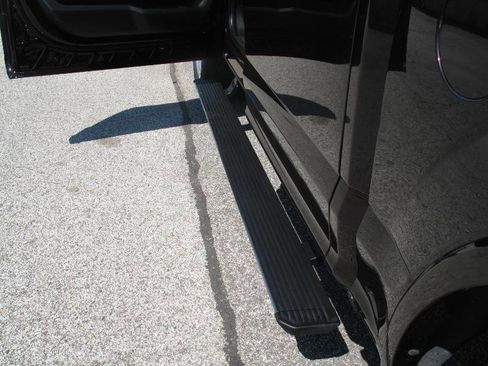 Used 2018 Ford F150 Platinum w/ Equipment Group 701A Luxury AWD/4WD image 12