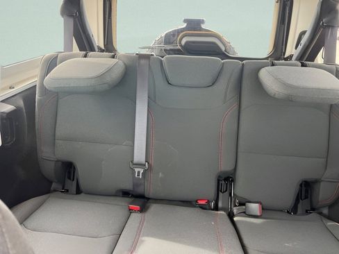 Used 2025 Jeep Wrangler Unlimited Rubicon image 28