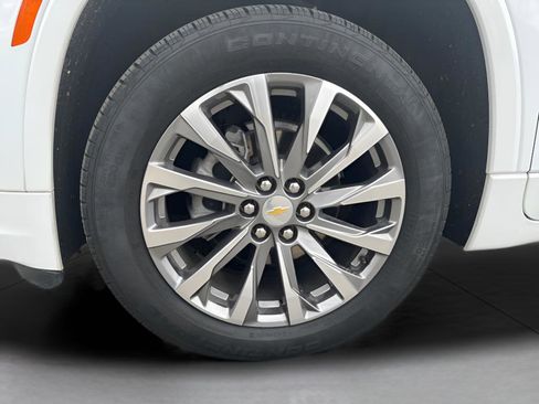 Used 2023 Chevrolet Traverse Premier image 5