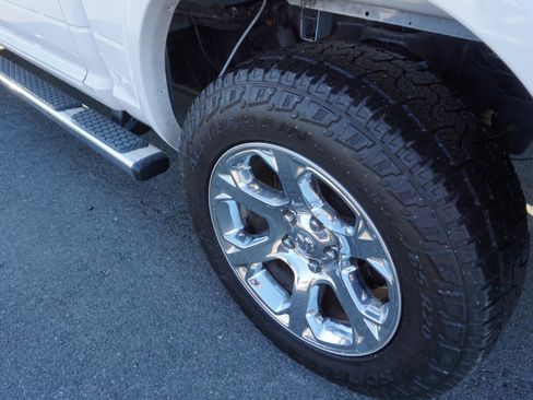 Used 2017 RAM 1500 Laramie w/ Convenience Group image 9