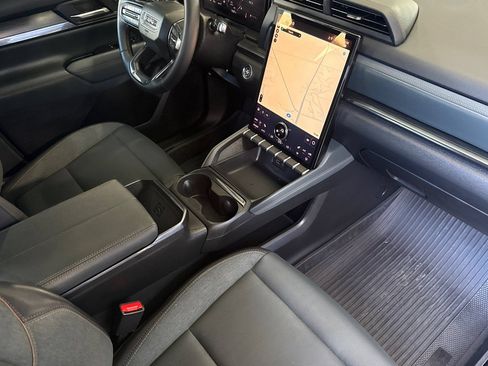 Used 2026 GMC Terrain AT4 w/ LPO, Floor Liner Package AWD/4WD image 18