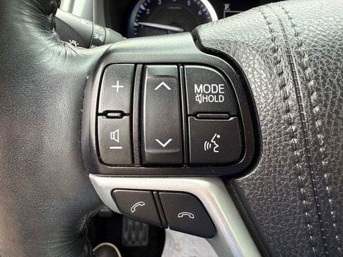 Used 2019 Toyota Highlander Limited Platinum AWD/4WD image 15