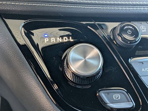 New 2026 Chrysler Pacifica Select image 20