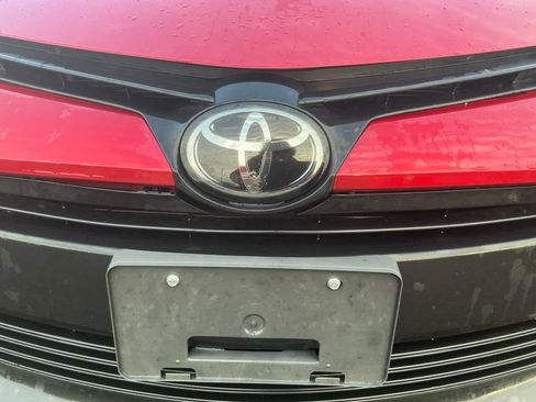 Used 2019 Toyota Corolla LE image 12