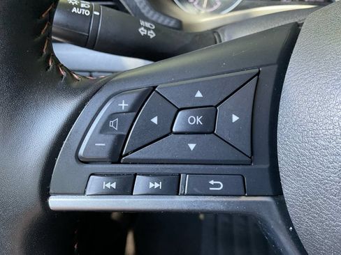 Used 2025 Nissan Sentra SR FWD image 34