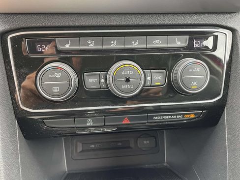 Certified 2023 Volkswagen Atlas SE FWD image 28