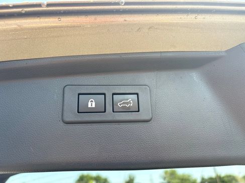 Used 2023 Subaru Outback Premium AWD/4WD image 10
