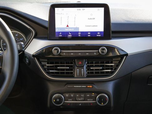 Used 2022 Ford Escape SE w/ Cold Weather Package image 18